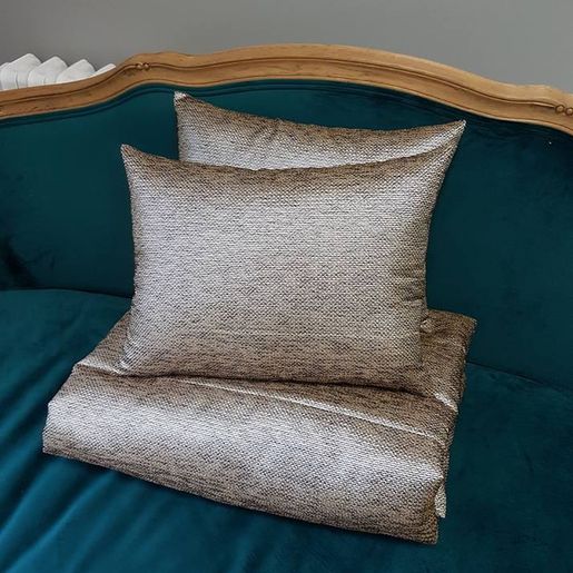 Duetas lovatiesės ir pagalvėlės